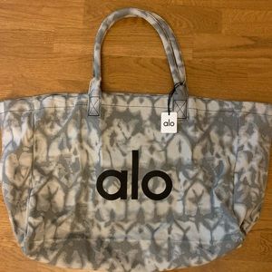 Alo Shopper Tote New With Tags (NWT)